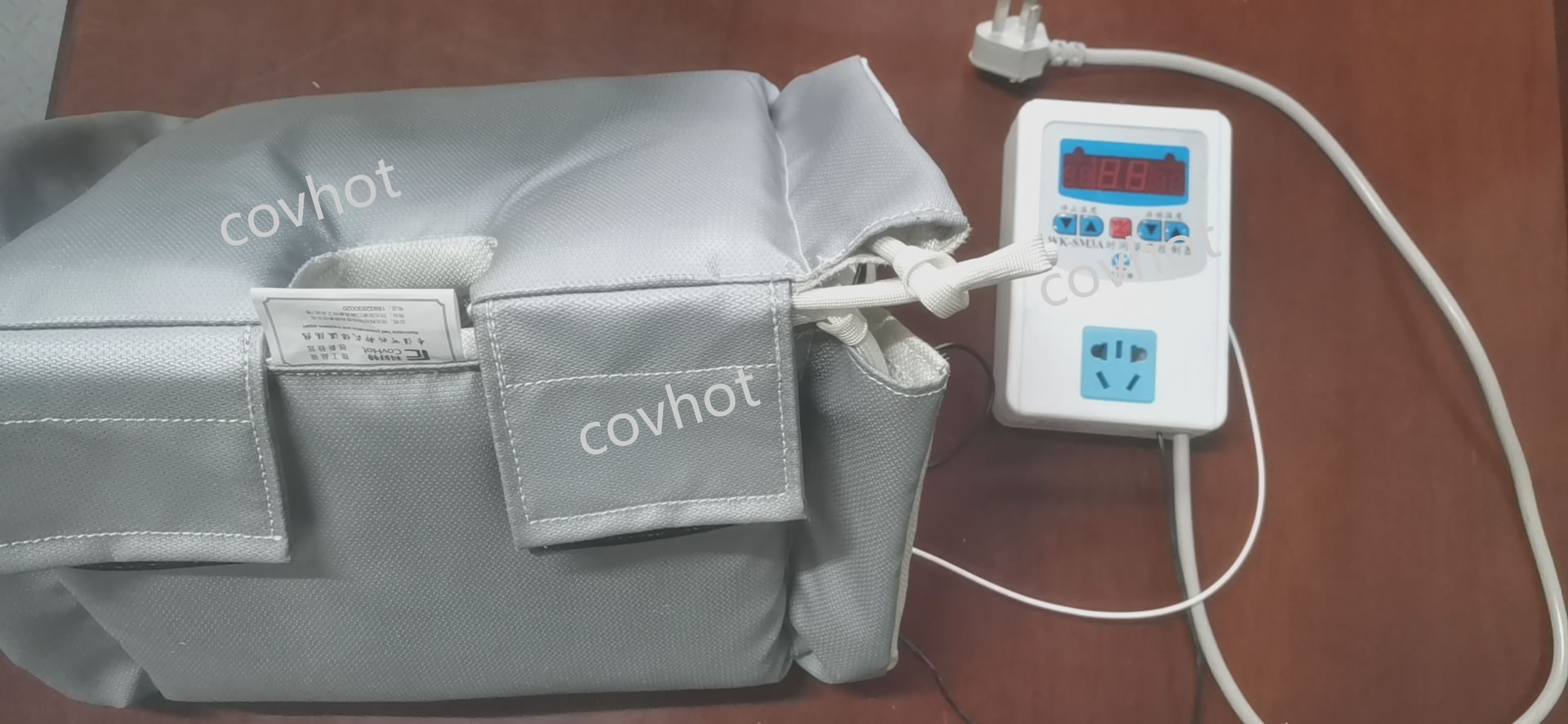 電伴熱防凍<a href=http://www.siweitape.com.cn/e/tags/?tagname=%E4%BF%9D%E6%B8%A9%E5%A5%97 target=_blank class=infotextkey>保溫套</a>